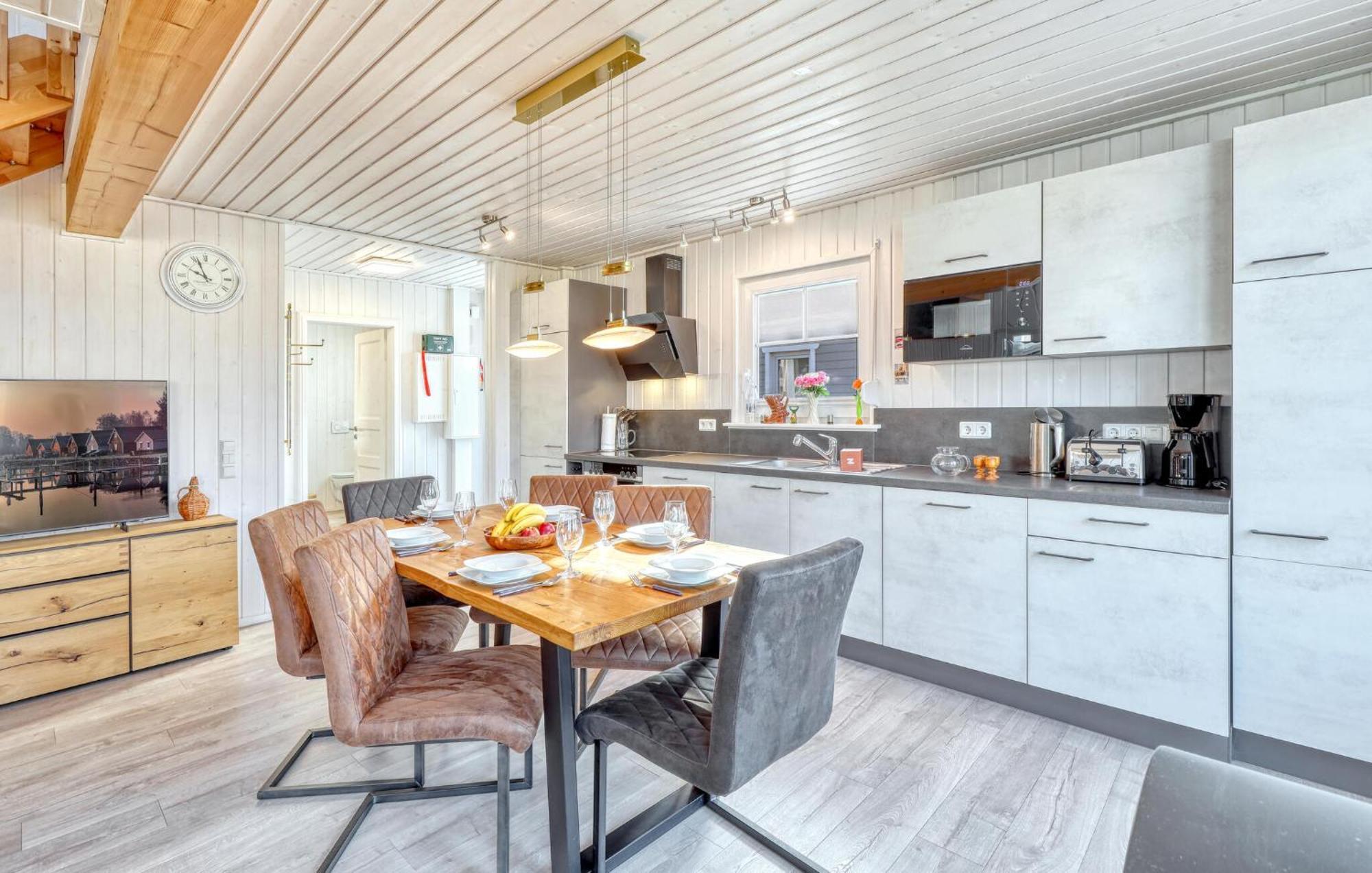 Beautiful home in Zerpenschleuse with WiFi&2 Bedrooms Exterior foto